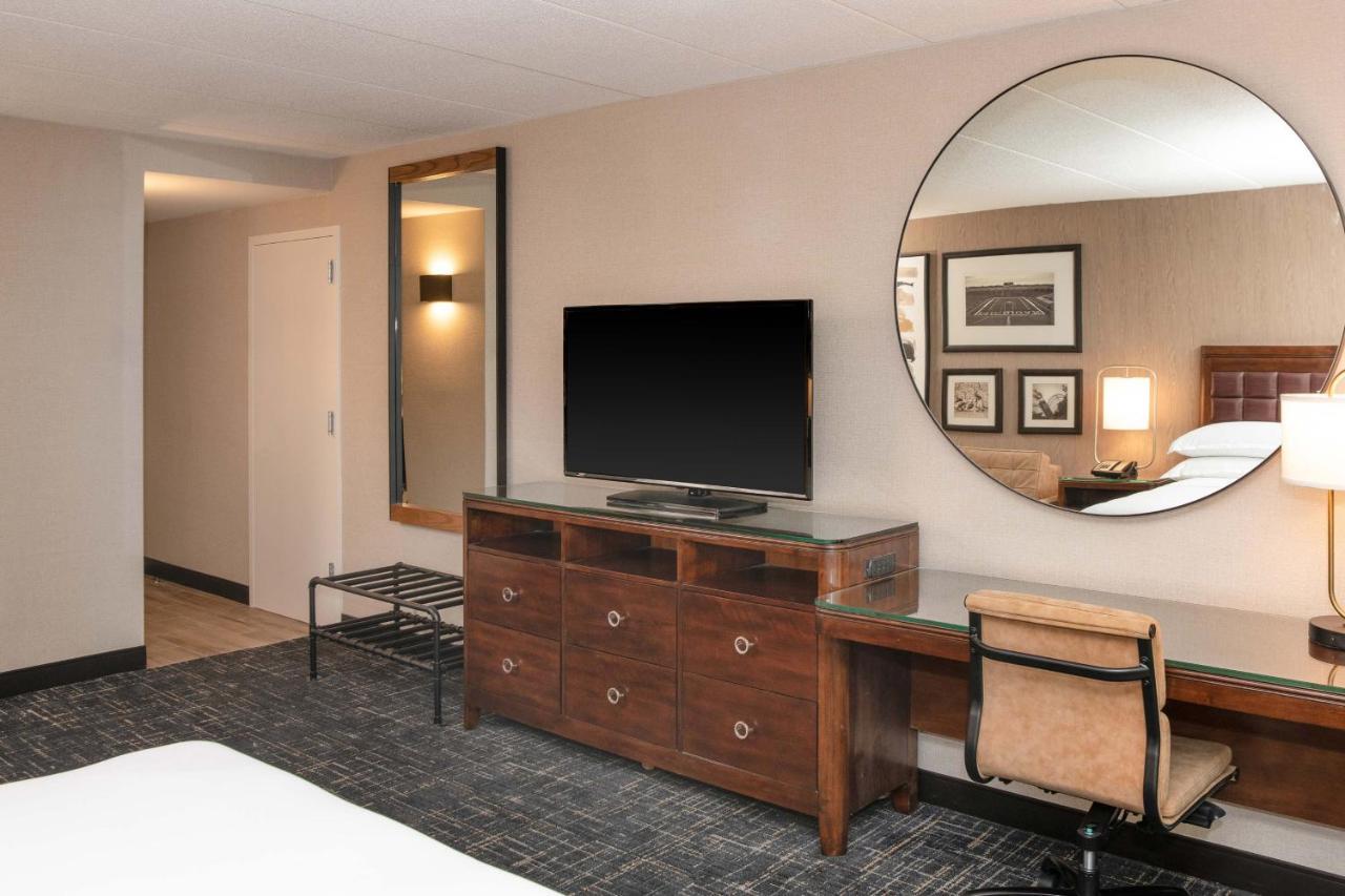Sheraton Ann Arbor Hotel Extérieur photo