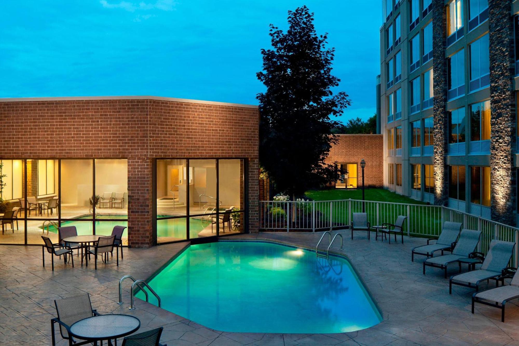 Sheraton Ann Arbor Hotel Extérieur photo